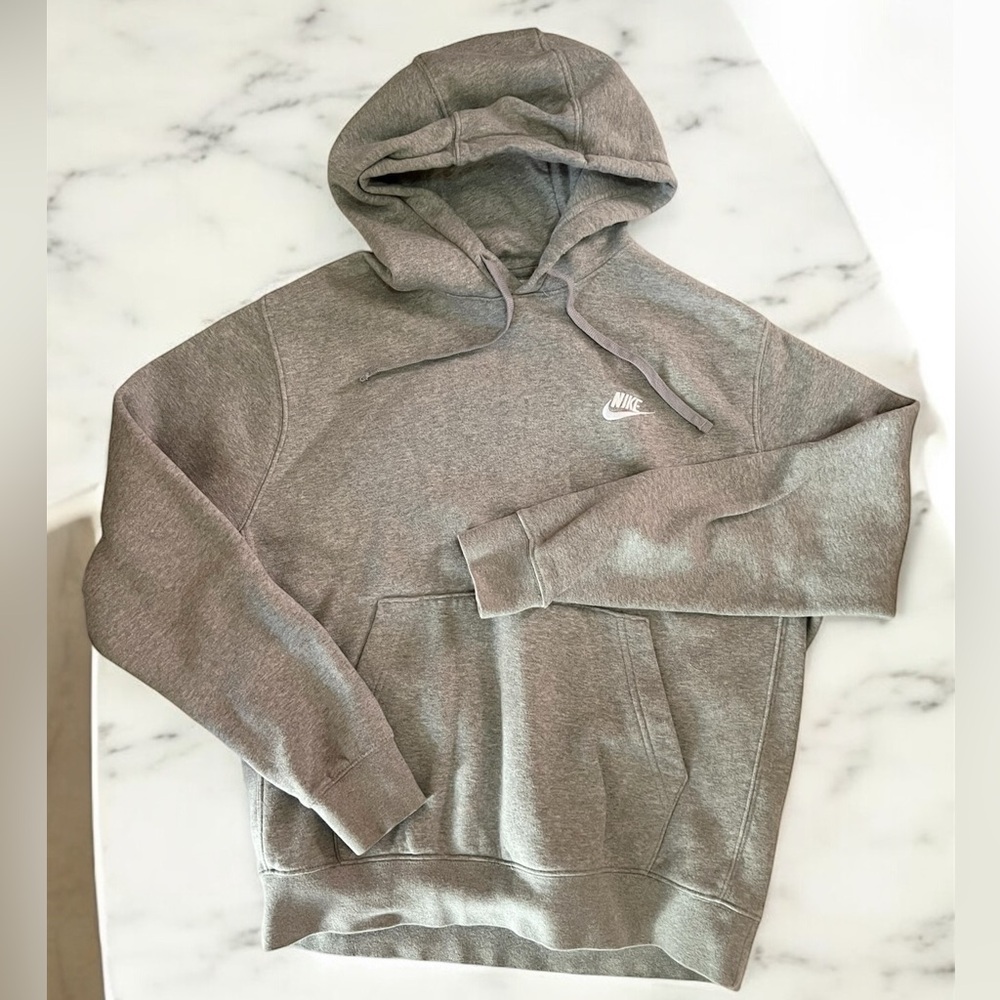 Nike Sportswear Club Fleece 
Women's Pullover Hoodie